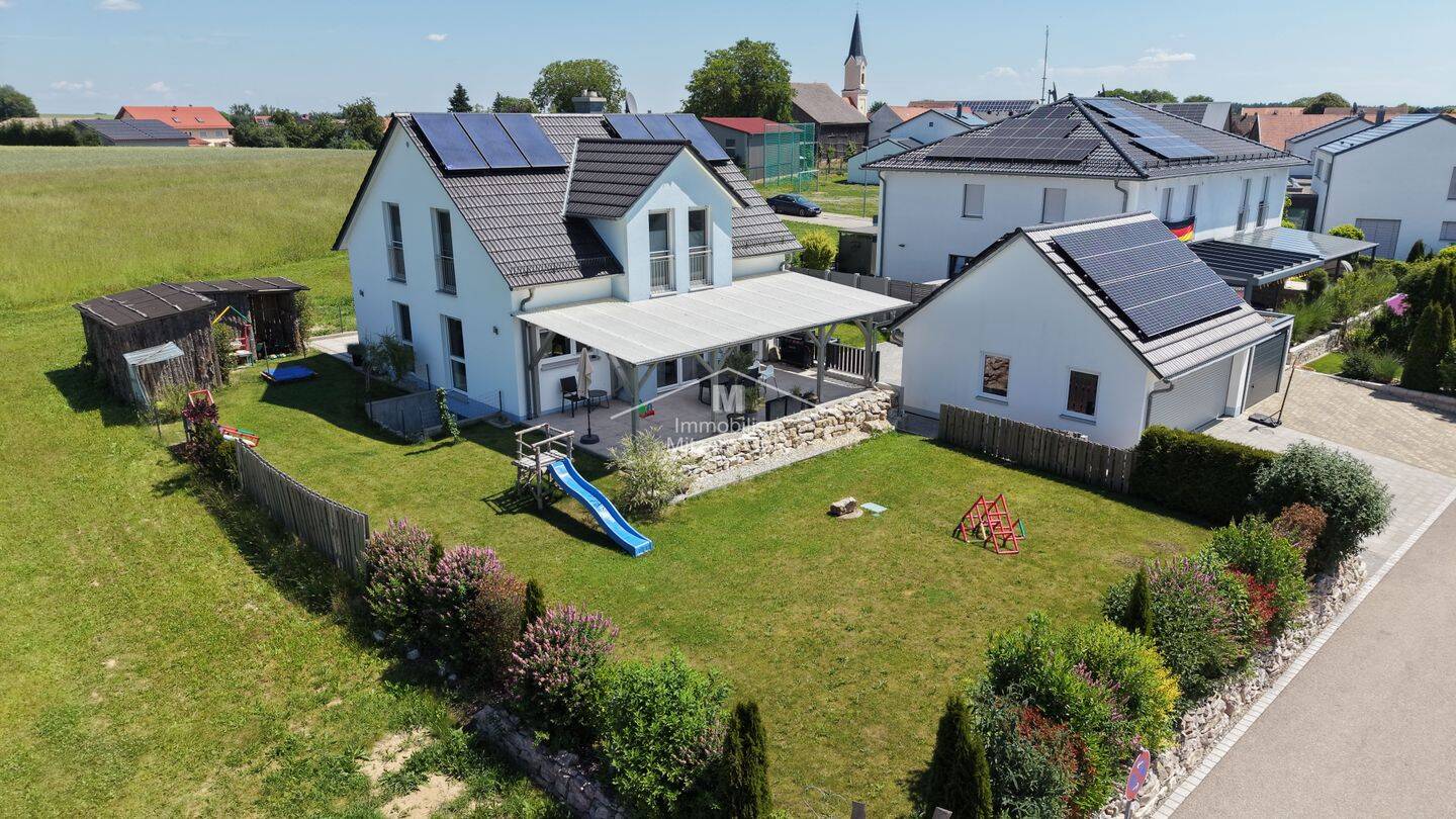Exklusives Einfamilienhaus mit Doppelgarage in Ortsrandlage, hoher Bauqualität sowie modernem Wohnkomfort, 92339 Beilngries