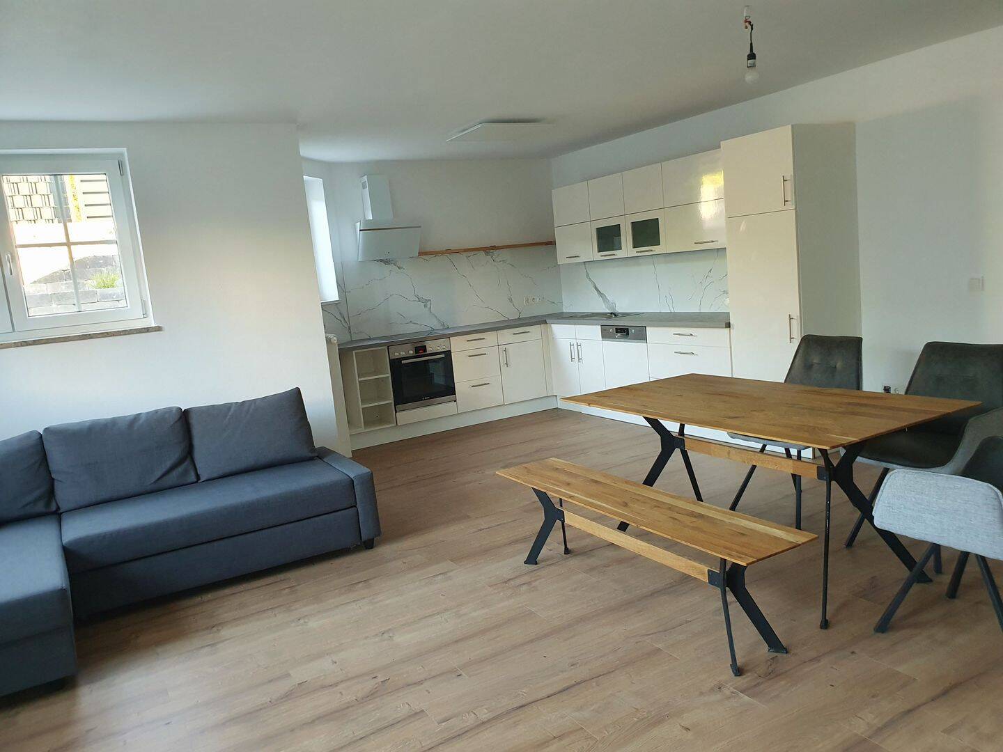 Erstvermietung & Möbelierte 2 Zimmer Wohnung mit Terrasse und Stellplatz, 96135 Stegaurach