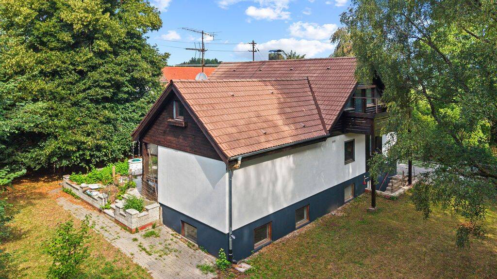 Im Süden von Ravensburg – Renovierungsbedürftiges Wohnhaus mit weitläufigem Grundstück, 88074 Meckenbeuren