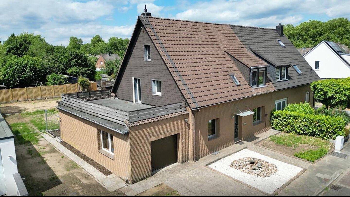 FAMILIENFREUNDLICHES GENERATIONENHAUS MIT GROSSEM GARTEN ZUM GRUNDSTÜCKSPREIS, 40593 Düsseldorf (Benrath Garath Urdenbach)