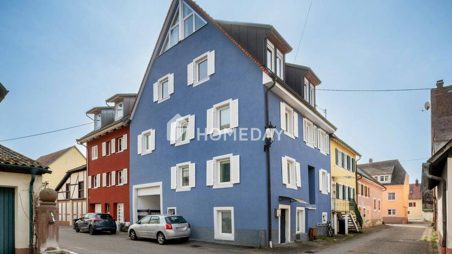 Eingebettet in einer zentralen Wohnanlage: Maisonettewohnung auf 80 m² mit Haus im Haus Charakter, 79341 Kenzingen