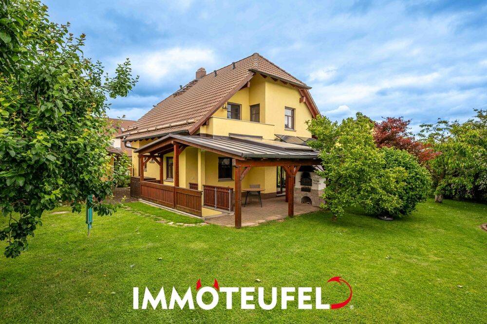 Einziehen und wohlfühlen – gepflegtes Familienhaus mit Fußbodenheizung und Traumgarten am Feldrand, 9387 Jahnsdorf/Erzgeb.