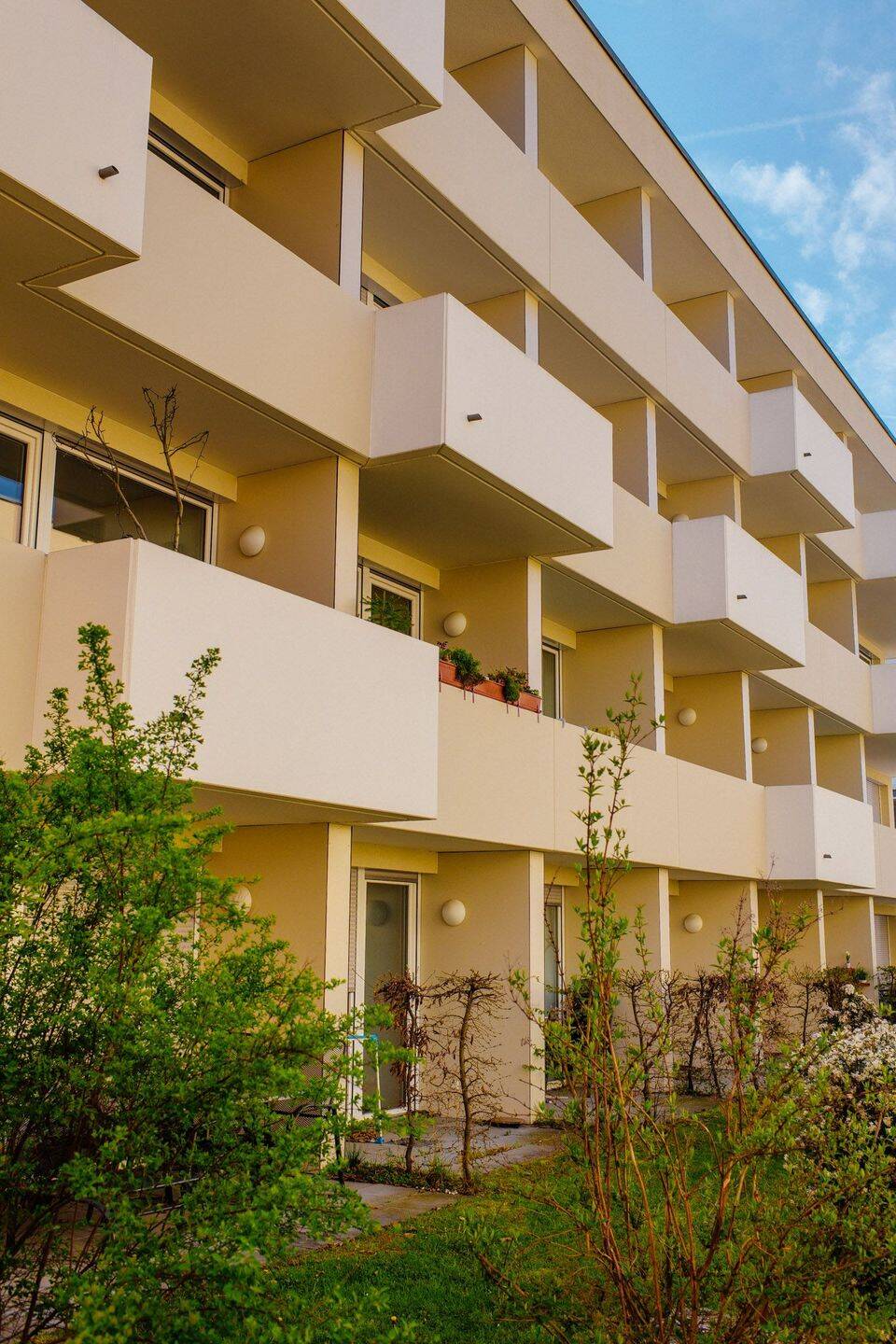 +++ moderne 1-Zimmer-DG-Wohnung , Balkon, EBK & TG-Stellplatz +++, 78467 Konstanz