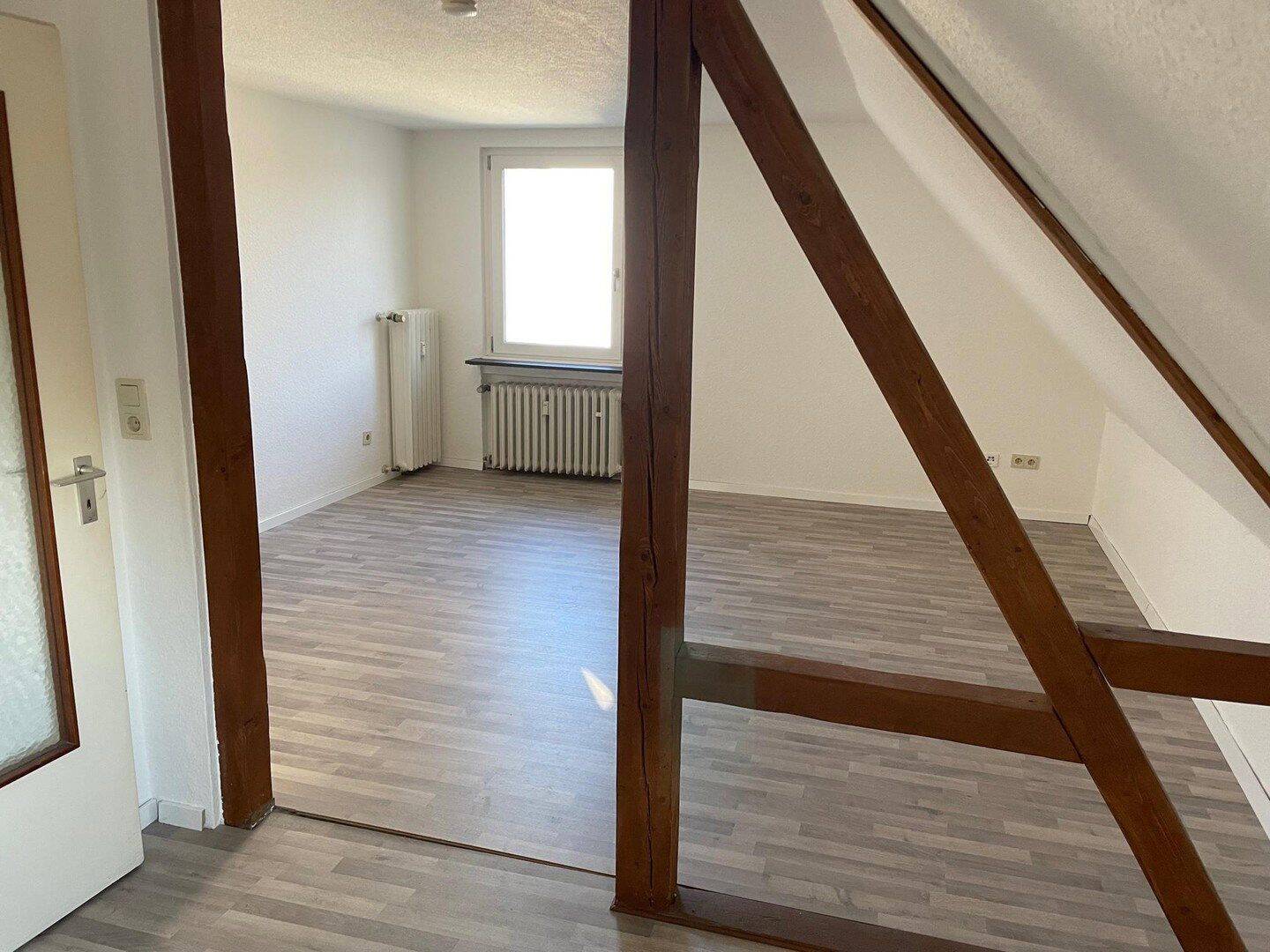 Mitten in Altenbochum – freundliche 3 Zimmer DG-Wohnung in ruhiger Lage mit eigenem Park, 44803 Bochum (Altenbochum Laer Wiemelhausen)