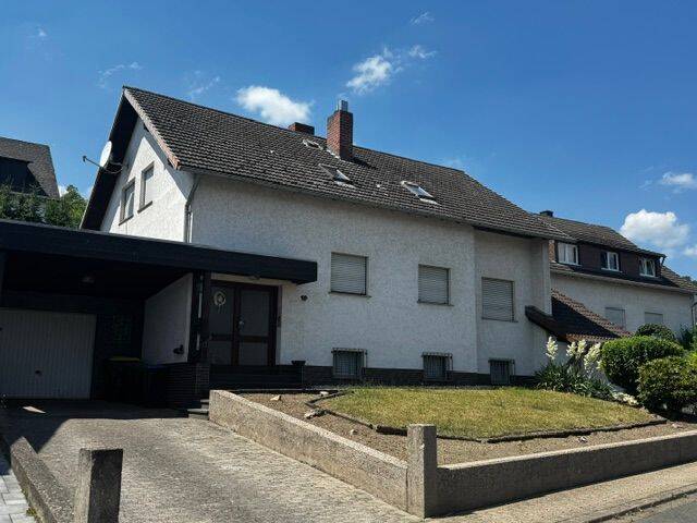 Ein-Zweifamilienhaus in guter Lage von Nickenich Baujahr 1971 –, 56645 Nickenich