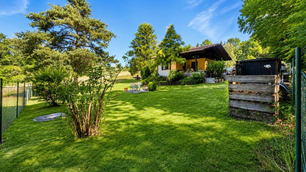 Kleines Ferienhaus auf großzügigem Naturgrundstück Autobahn deutlich hörbar!, 94127 Neuburg a. Inn