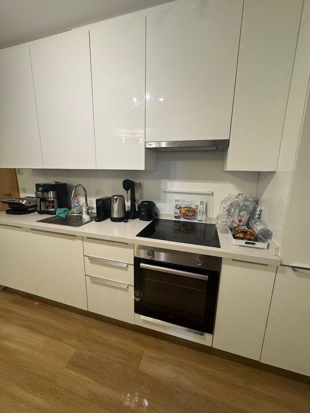 Voll eingerichtete 2 Zimmer-Wohnung, 40210 Düsseldorf (Friedrichstadt Stadtmitte)