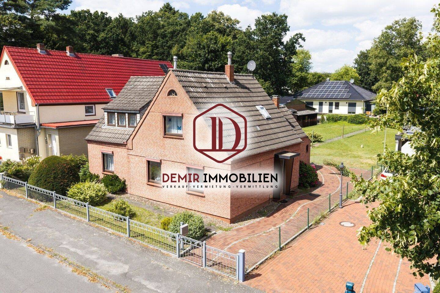 Farge// Einfamilienhaus auf einem 943 m² großen Grundstück, 28777 Bremen (Blumenthal Farge Lüssum-Bockhorn Rekum Rönnebeck)