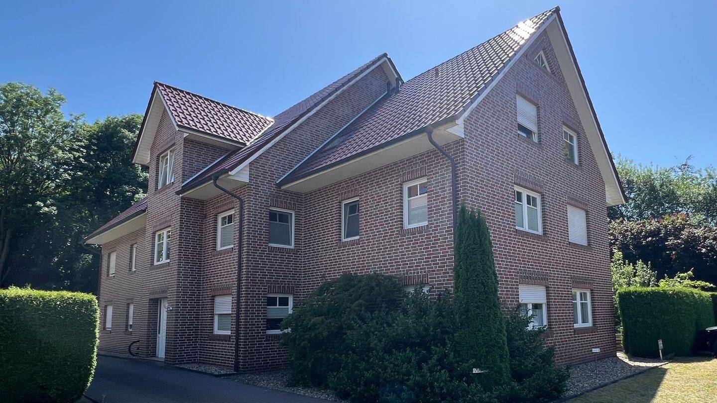 Gepflegte Dachgeschosswohnung in Papenburg-Untenende, 26871 Papenburg