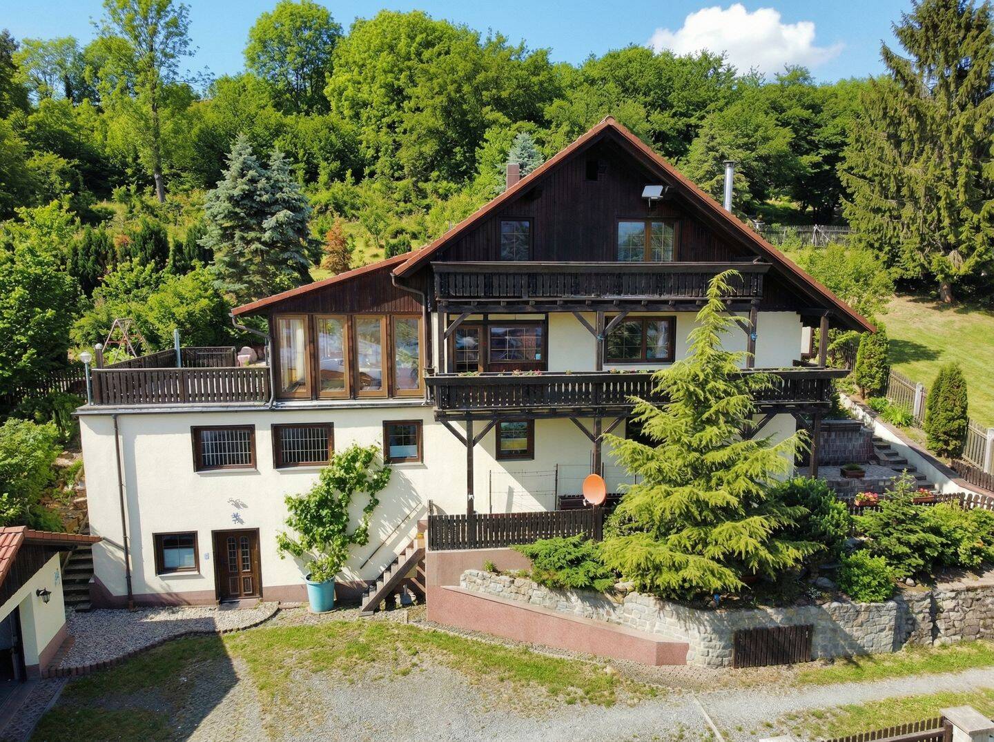 PREISREDUZIERUNG! Großzügiges Anwesen mit Weitblick im Thüringer Wald, 98547 Schwarza