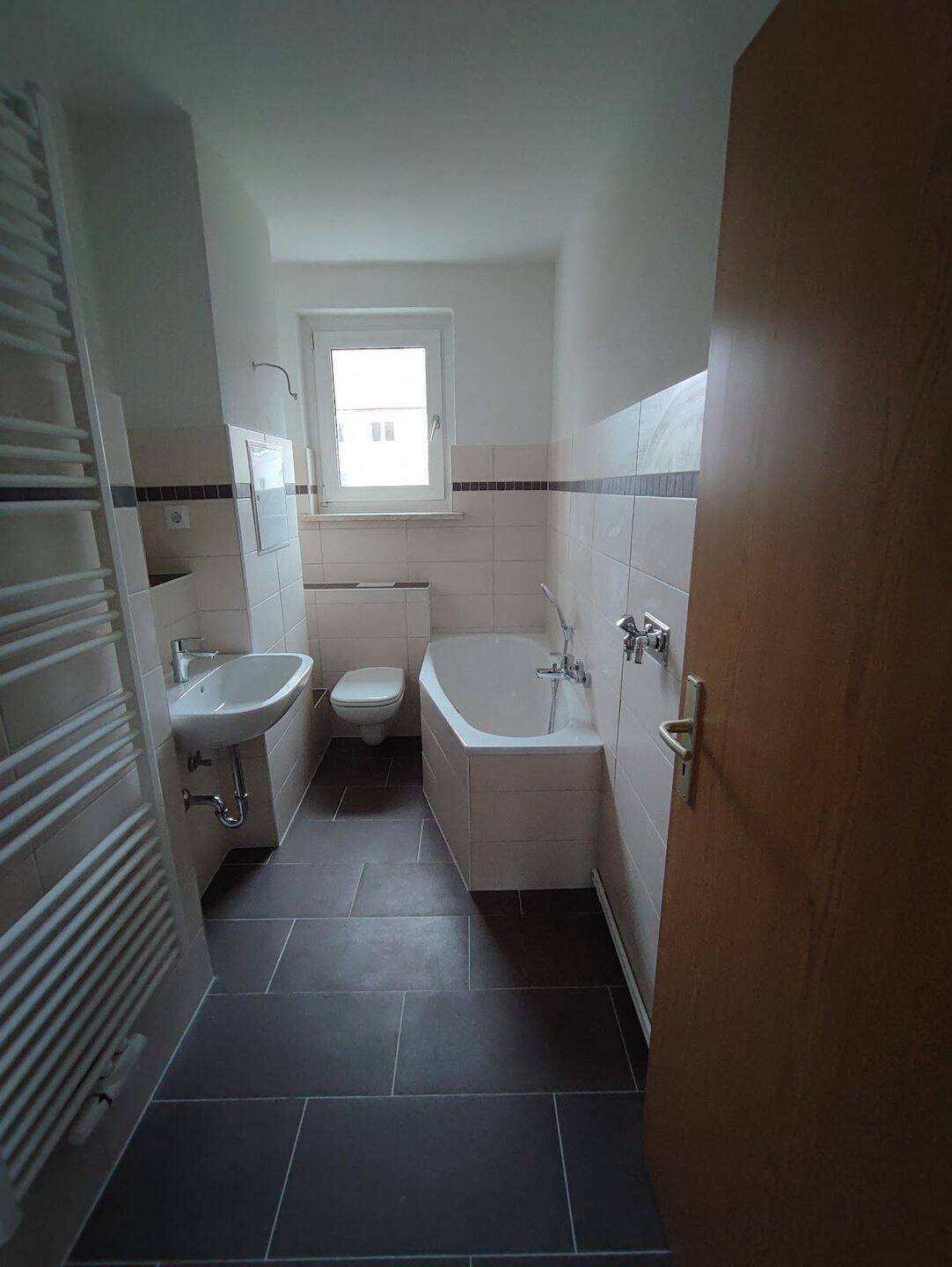 Tolle Dreiraumwohnung mit modernem Badezimmer, 6217 Merseburg