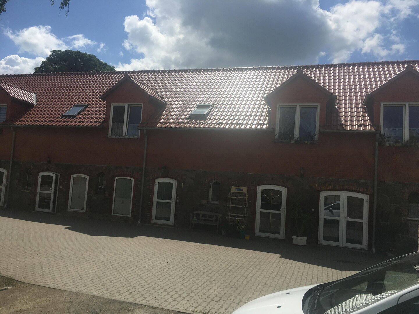 Kleine voll möblierte 2 Raumwohnung mit Einbauküche auf einem Bauernhof in Parstein, 16248 Parsteinsee