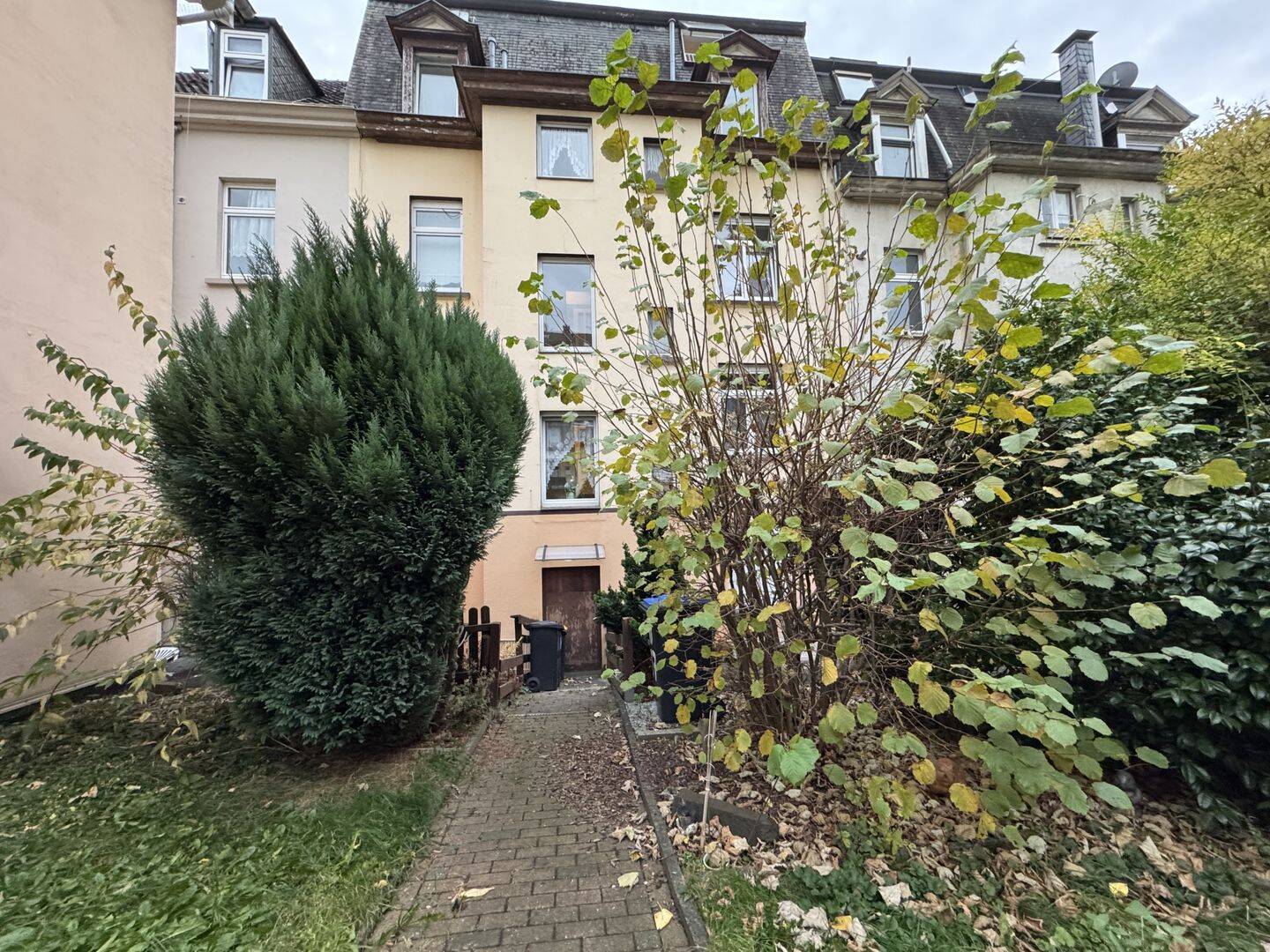 Denkmalgeschütztes Mehrfamilienhaus mit fünf Einheiten – voll vermietet, 42277 Wuppertal (Barmen)