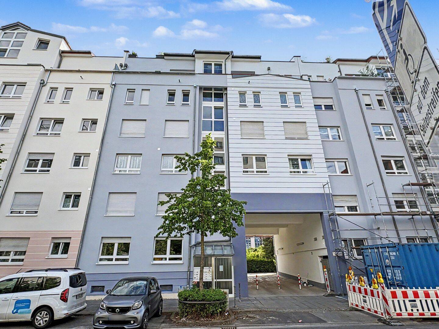 Sachsenhausen-Nord: Vermietete 3-Zimmer-Wohnung mit 2 Balkons u. Tiefgaragenstellplatz am Mainufer!, 60594 Frankfurt am Main (Sachsenhausen)