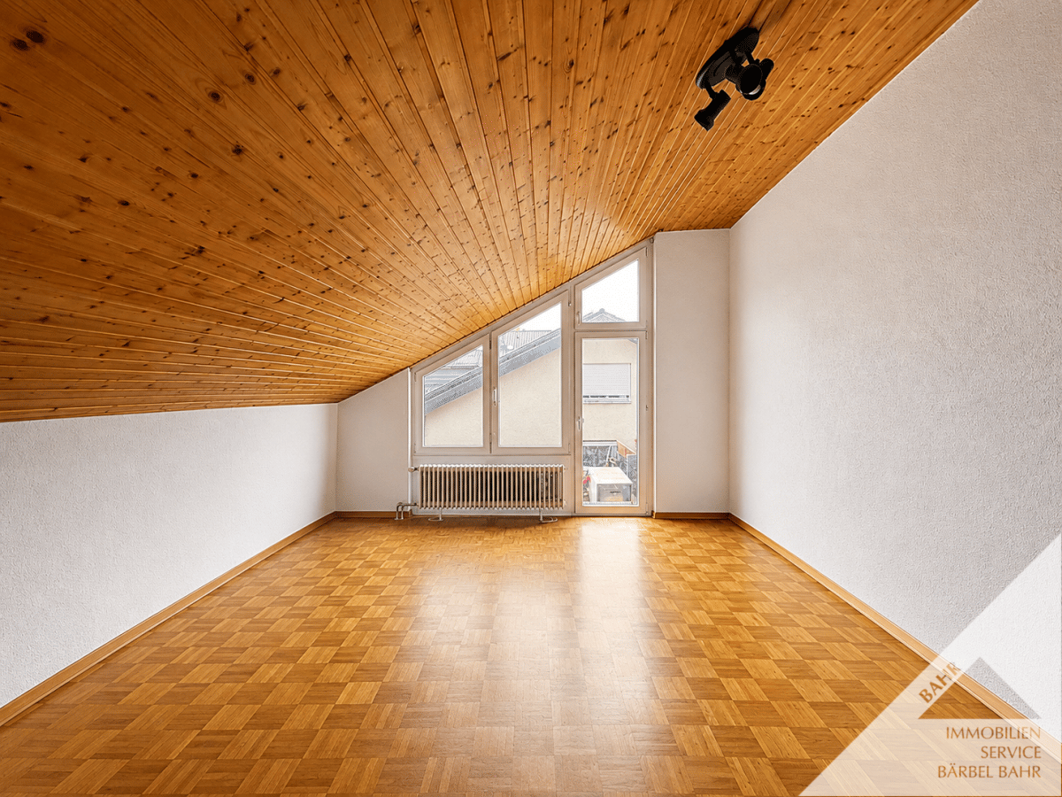 Gemütliche 3-Zimmer-Dachgeschosswohnung in Ehningen!, 71139 Ehningen