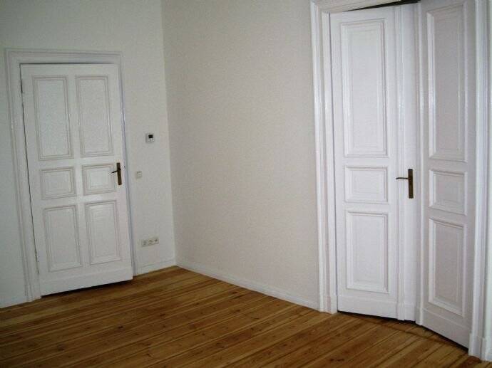 Helle neu renovierte 3 Zimmer Wohnung mit Balkon im 2.OG, 10551 Berlin (Mitte Moabit)
