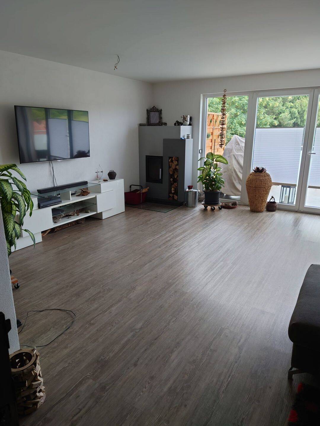 Neubau, wunderschöne, großzügige und exclusiv ausgestattete 5,5 Zimmer-Maisonette-Wohnung mit 2 Terrassen, Garten und Garage in ruhiger und, 76593 Gernsbach