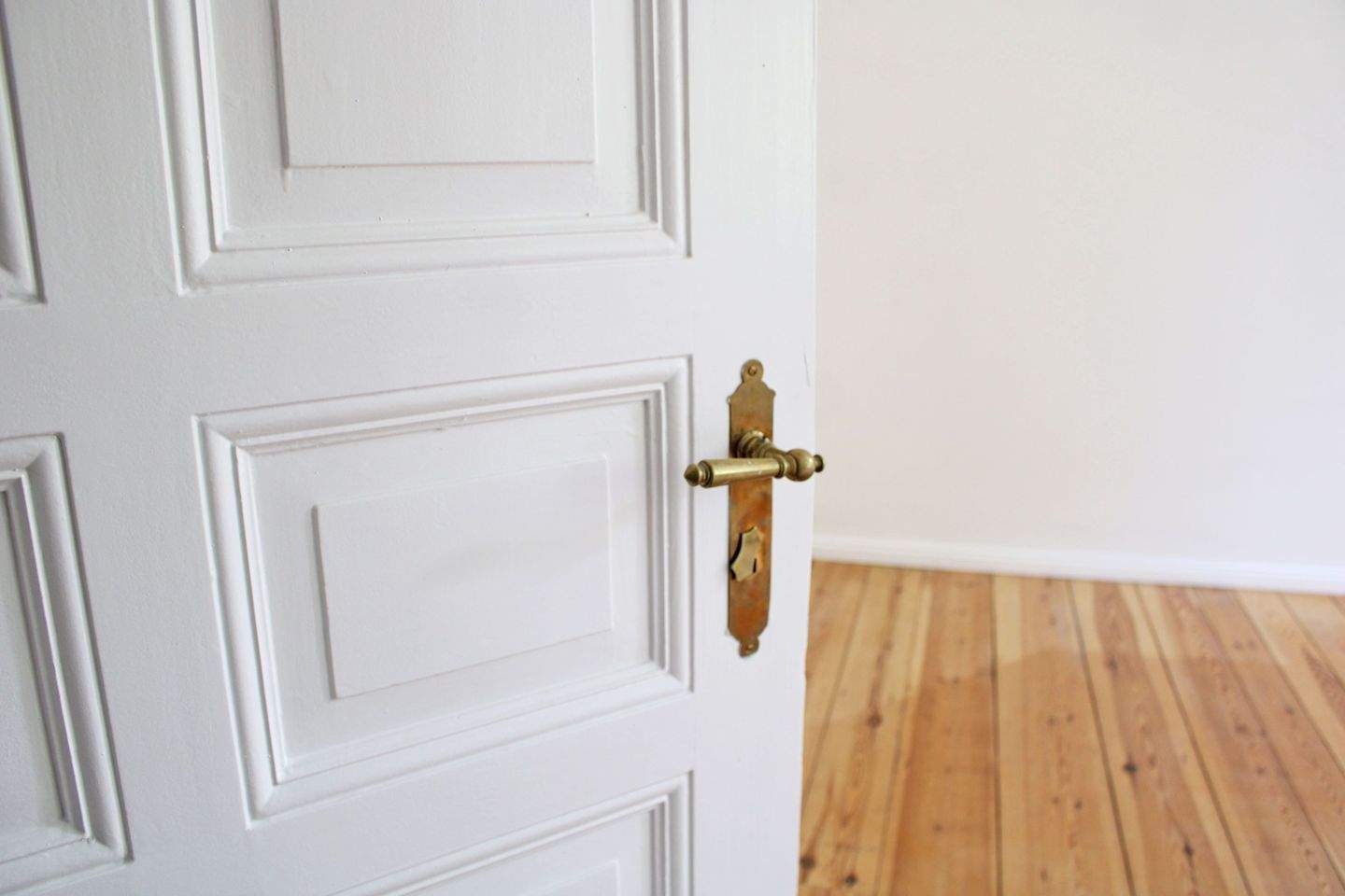 Sofort bezugsfrei/Friedenau! Familiengeeigneter Altbauklassiker mit Holzdielen und Westbalkon in ruhiger Lage, 12159 Berlin (Tempelhof-Schöneberg Friedenau Schöneberg)