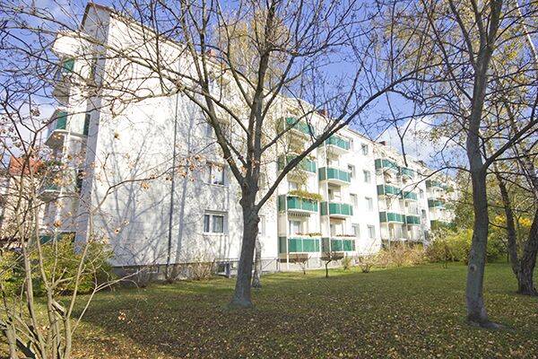 In der Herrichtung! Tolle 2-Zimmerwohnung, Dusche, Balkon…., 6128 Halle (Saale) (Böllberg-Wörmlitz Gesundbrunnen Innenstadt Silberhöhe Südstadt)