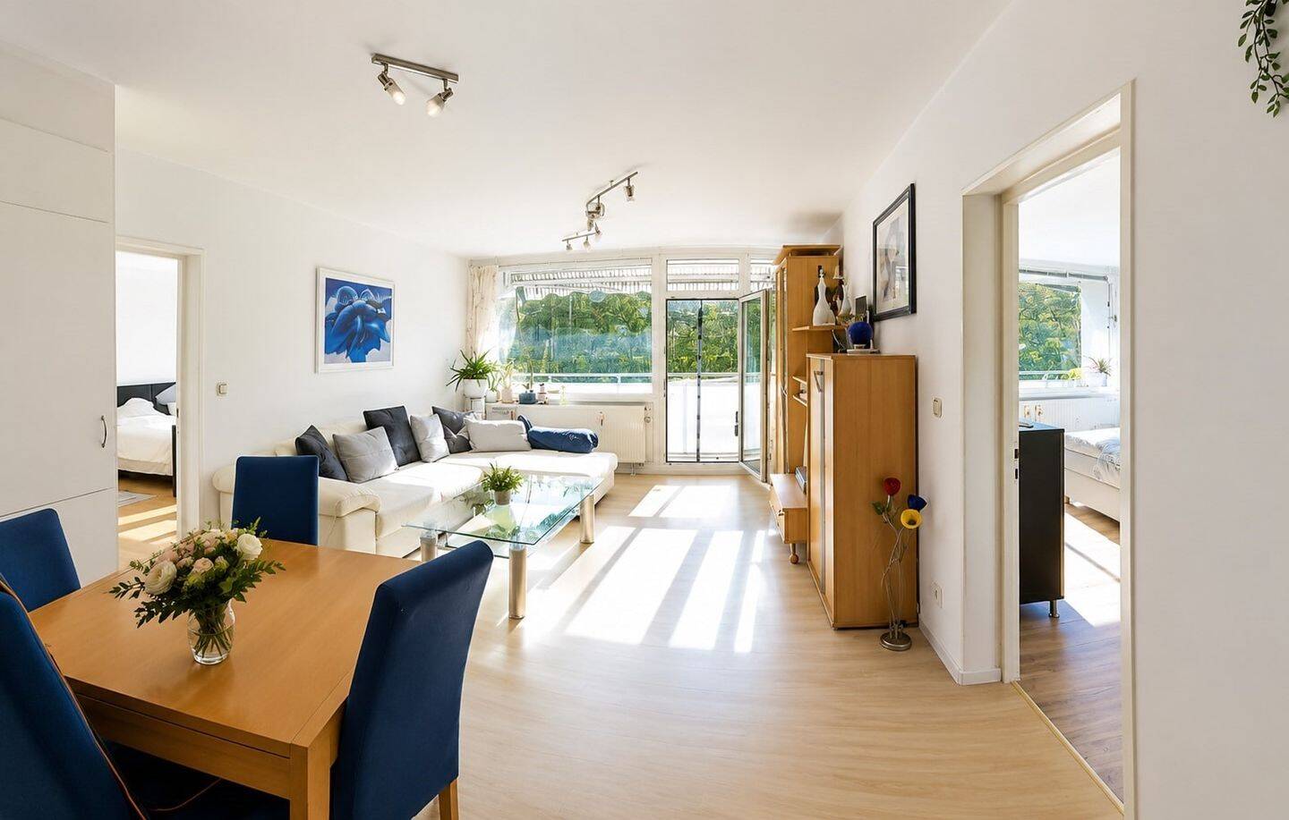 Sonnige 3-Zimmer-Wohnung mit XXL-Loggia und direktem Balkonzugang aus allen Zimmern, 81539 München (Obergiesing Ramersdorf-Perlach Untergiesing-Harlaching)