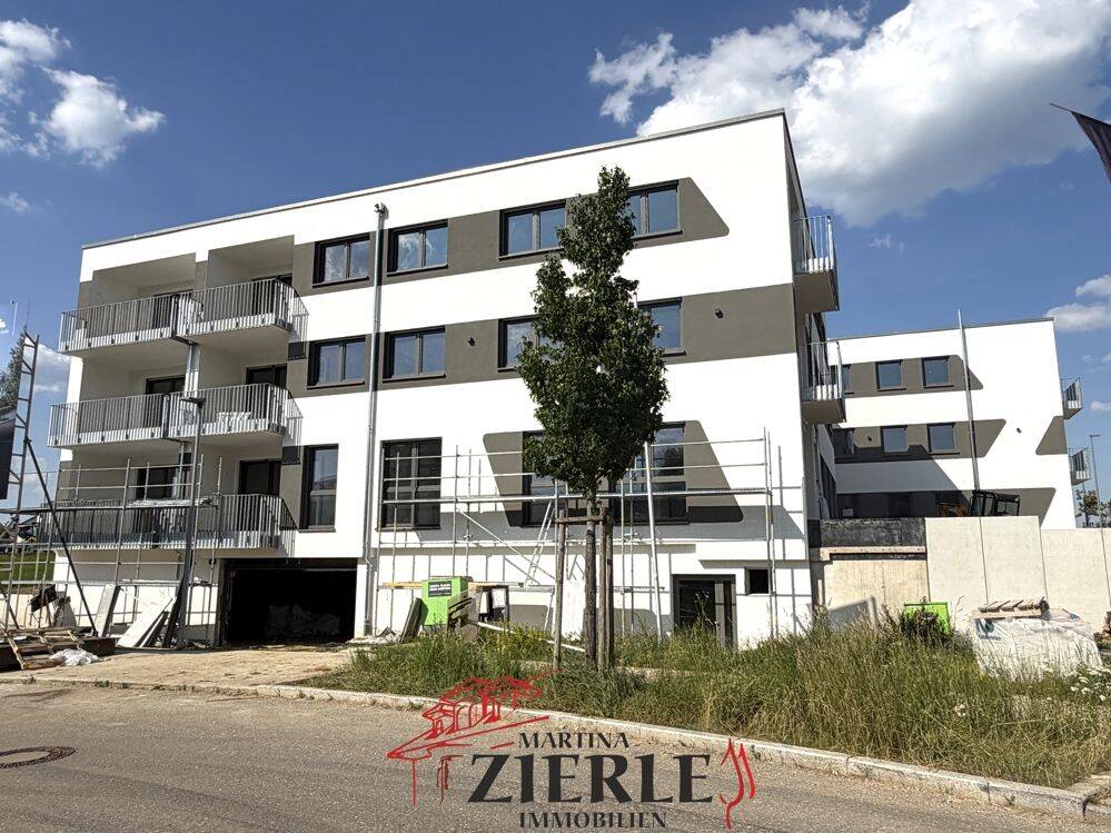 BAUSTELLENBERATUNG 30.07.2026 17 – 18 Uhr! Große 4 Zi.-Whg. mit sonnigem Balkon, 1. OG, Aufzug, TG, 73066 Uhingen