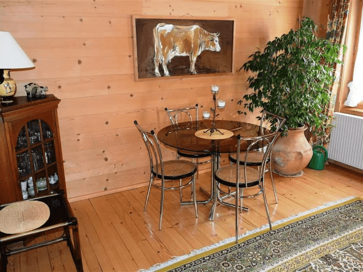 Schöne wohnung für 5 Personen mit WLAN, TV und Haustieren erlaubt, 82054 Sauerlach