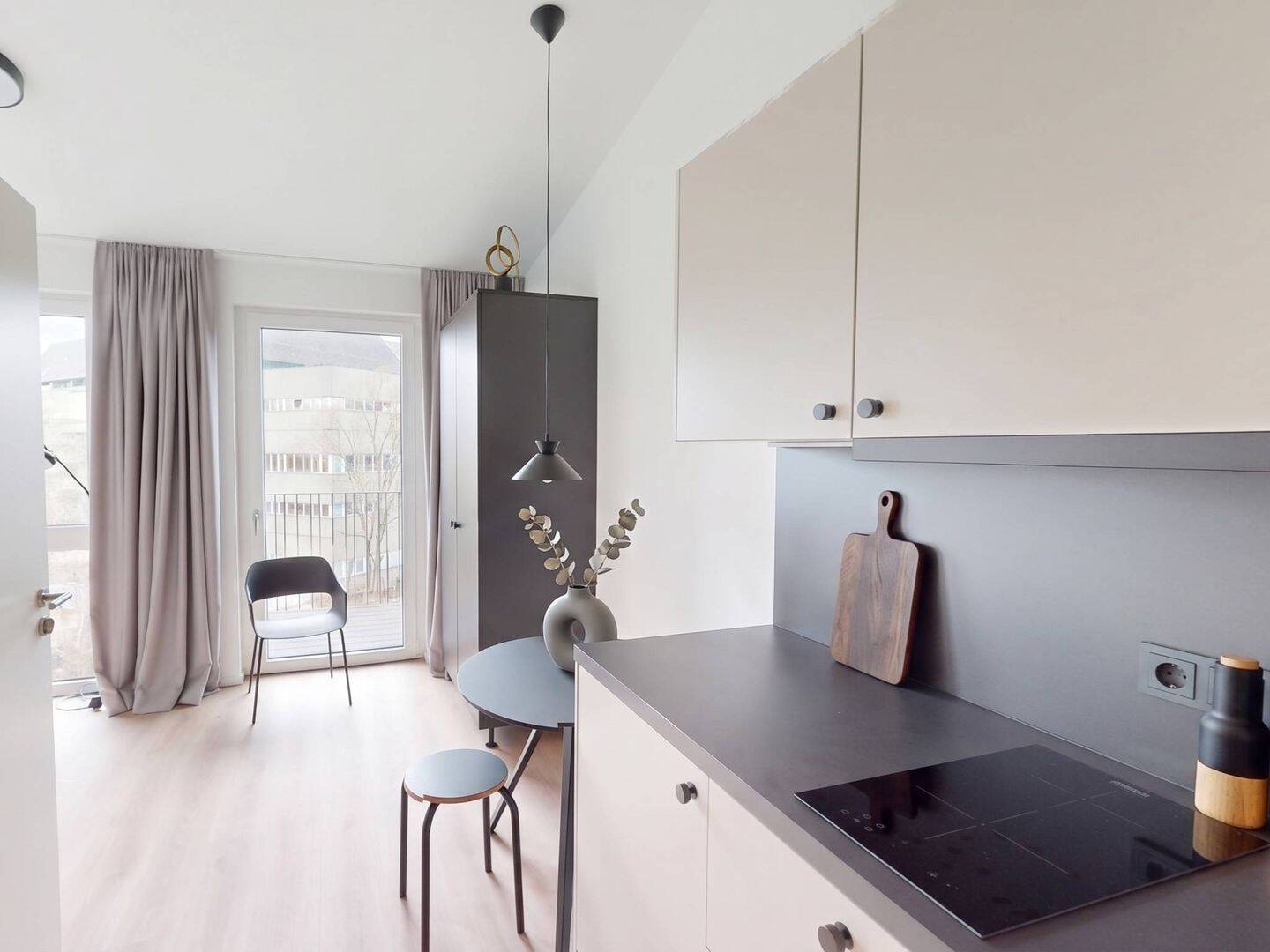 Ihr neues Single-Apartment mit geschmackvoller Möblierung, EBK und BALKON direkt an der Spree, 12459 Berlin (Treptow-Köpenick)