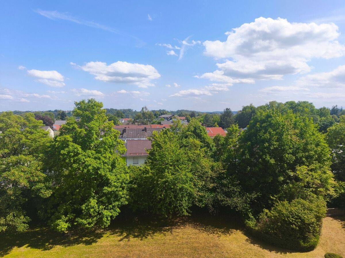 Grandioser Weitblick – 2-Zimmer-Wohnung mit Balkon und Aufzug in Burghausen, 84489 Burghausen
