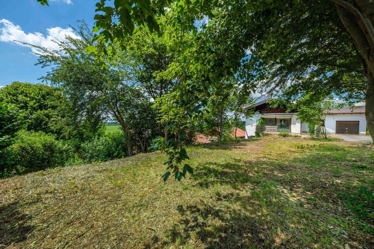 ZWEIFAMILIENHAUS IN ATTRAKTIVER ORTSRANDLAGE, WAAKIRCHEN, 83666 Waakirchen