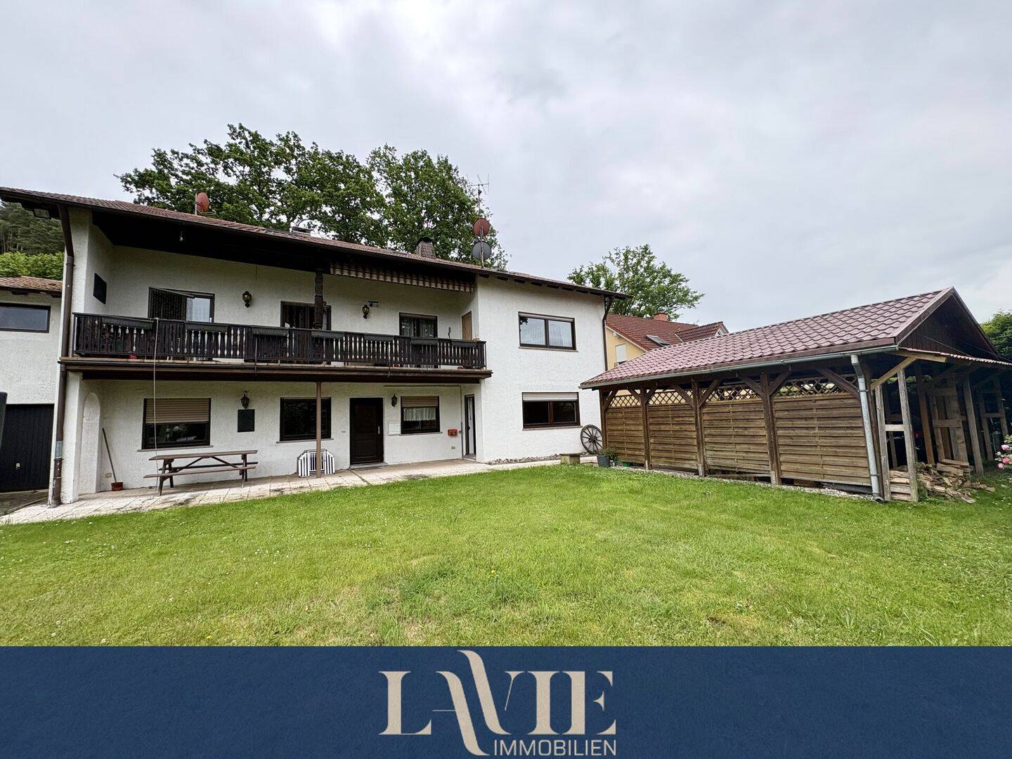 Gepflegtes Einfamilienhaus mit kleiner Einliegerwohnung, traumhaftem Garten in Kirkel-Neuhäusel, 66459 Kirkel