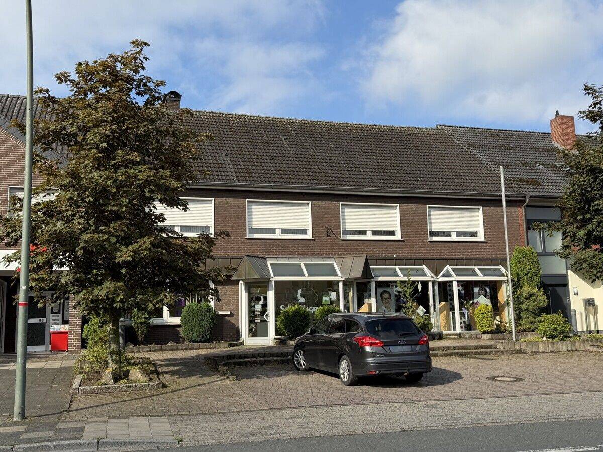WuG-Haus mit etabliertem Friseursalon und bezugsfreier Wohneinheit zentral in Vorhelm!, 59227 Ahlen
