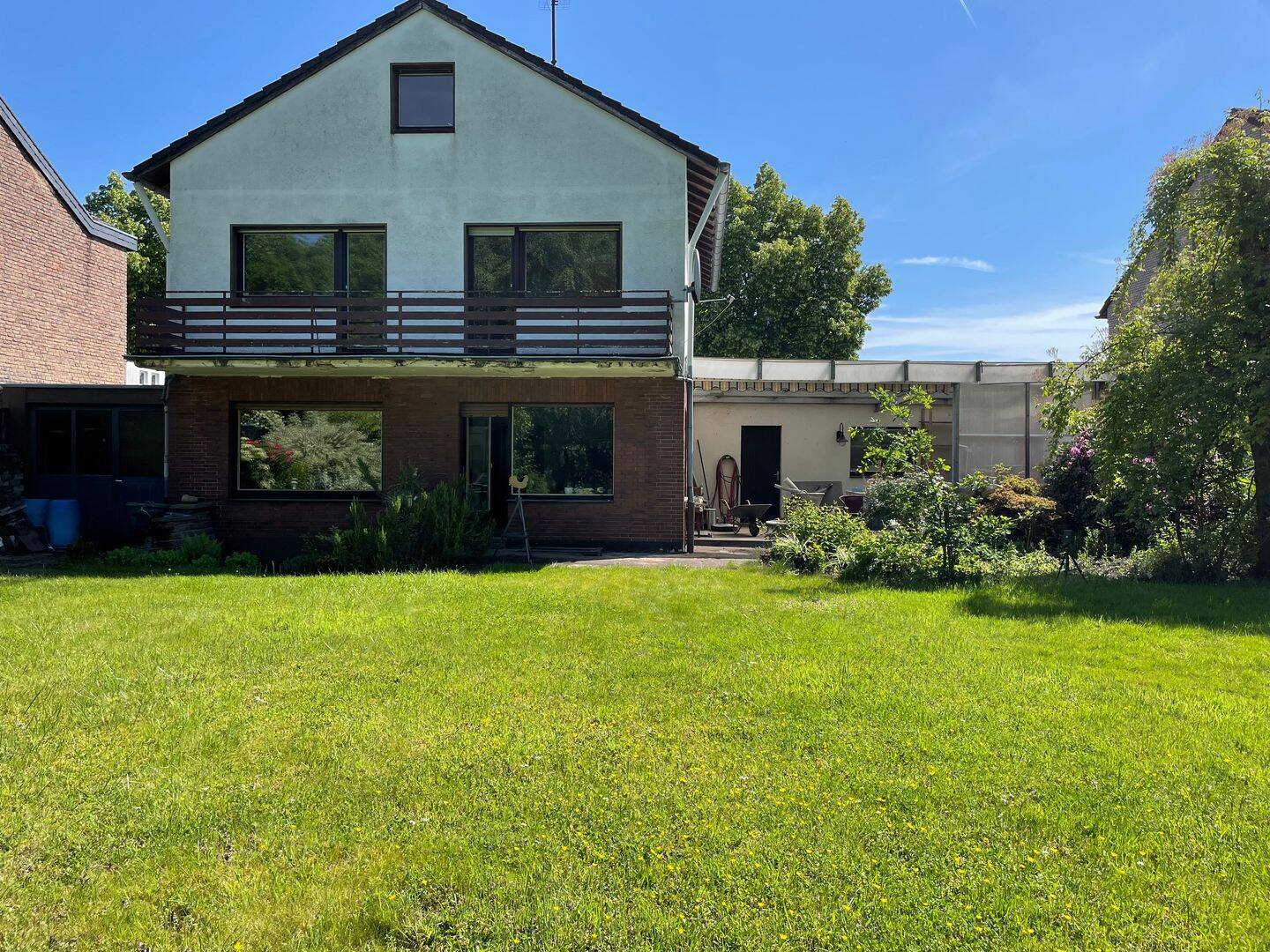 Freistehendes Einfamilienhaus mit großzügigem Grundstück und hohem Entwicklungspotential!, 51469 Bergisch Gladbach