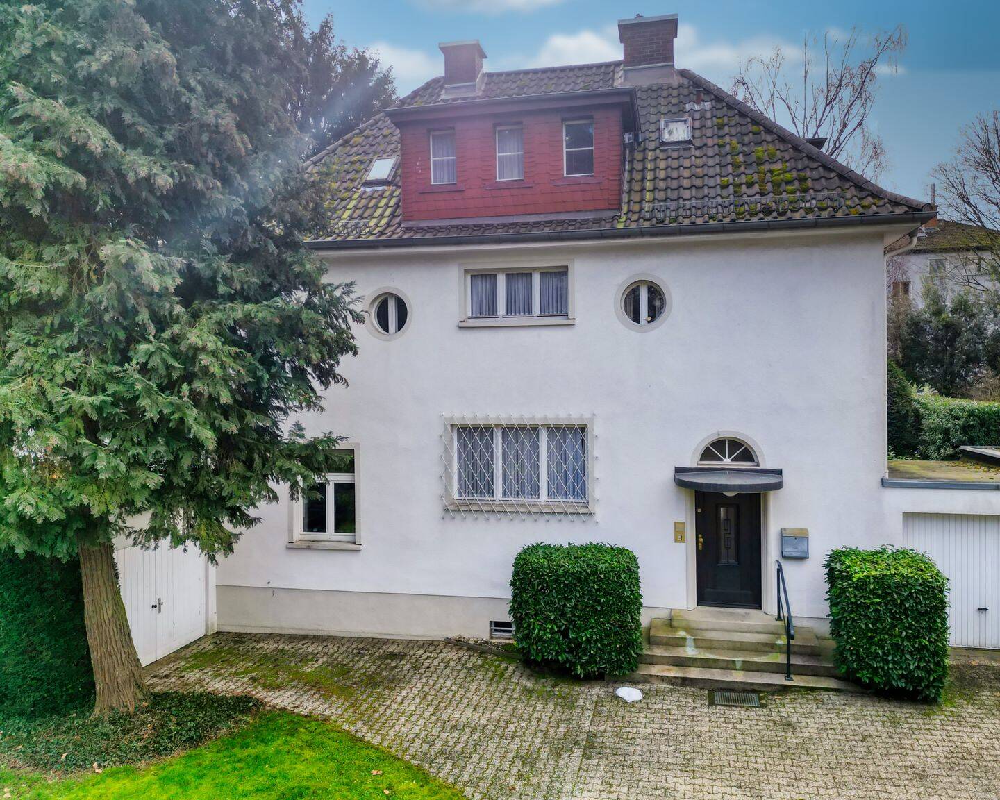 Villa with large grounds – directly adjacent to the Kurpark in Bad Homburg, 61348 Bad Homburg v.d. Höhe