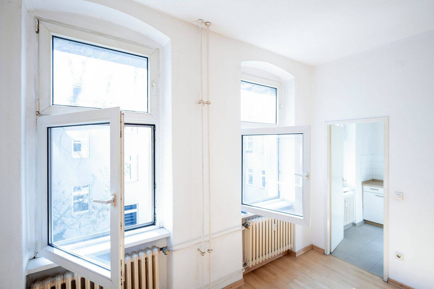 Kreuzberger Altbaucharme | Helle, bezugsfreie 1-Zimmer-Wohnung!, 10999 Berlin (Friedrichshain-Kreuzberg Kreuzberg)