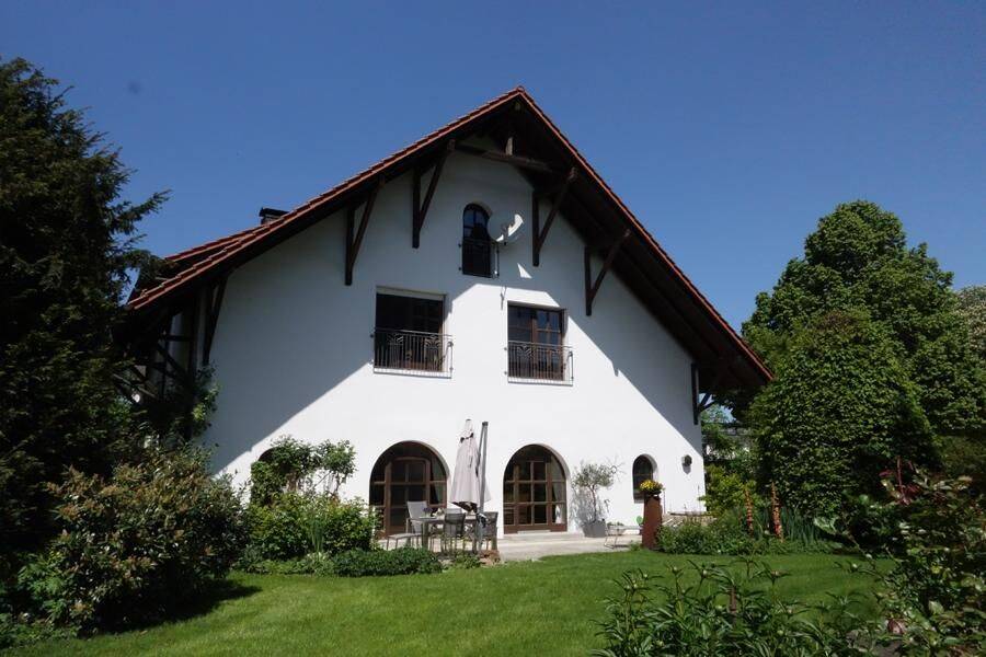 Gepflegtes Anwesen mit Nebengebäuden + PV Anlage, 94351 Feldkirchen
