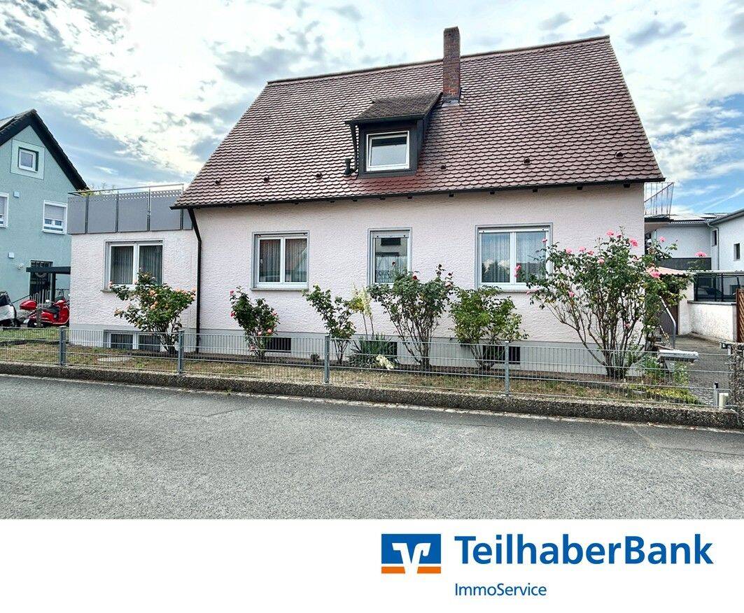 Ruhig gelegenes Zweifamilienhaus in Baiersdorf-Wellerstadt, 91083 Baiersdorf