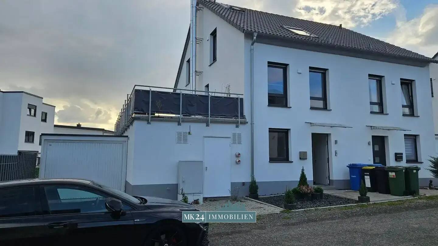 Moderne Doppelhaushälfte mit Garten|XXL Balkon| Garage in Lich-Eberstadt – Einziehen + wohlfühlen –, 35423 Lich