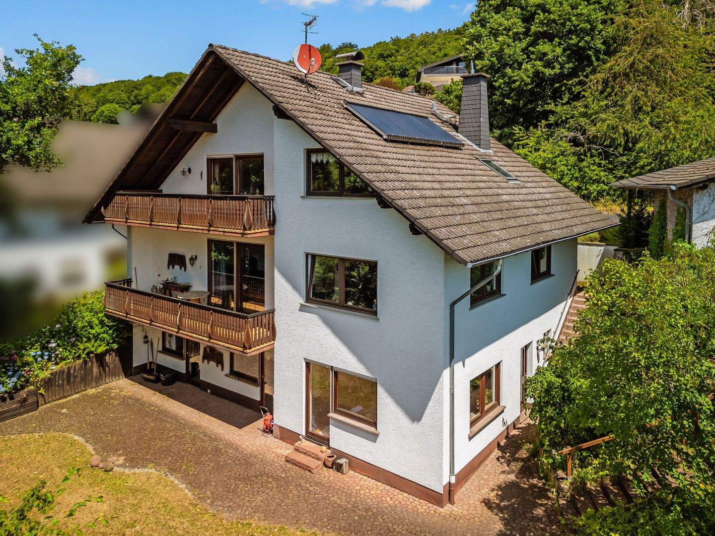 **Großzügiges Einfamilienwohnhaus mit ELW in bevorzugter Wohnlage**, 63571 Gelnhausen