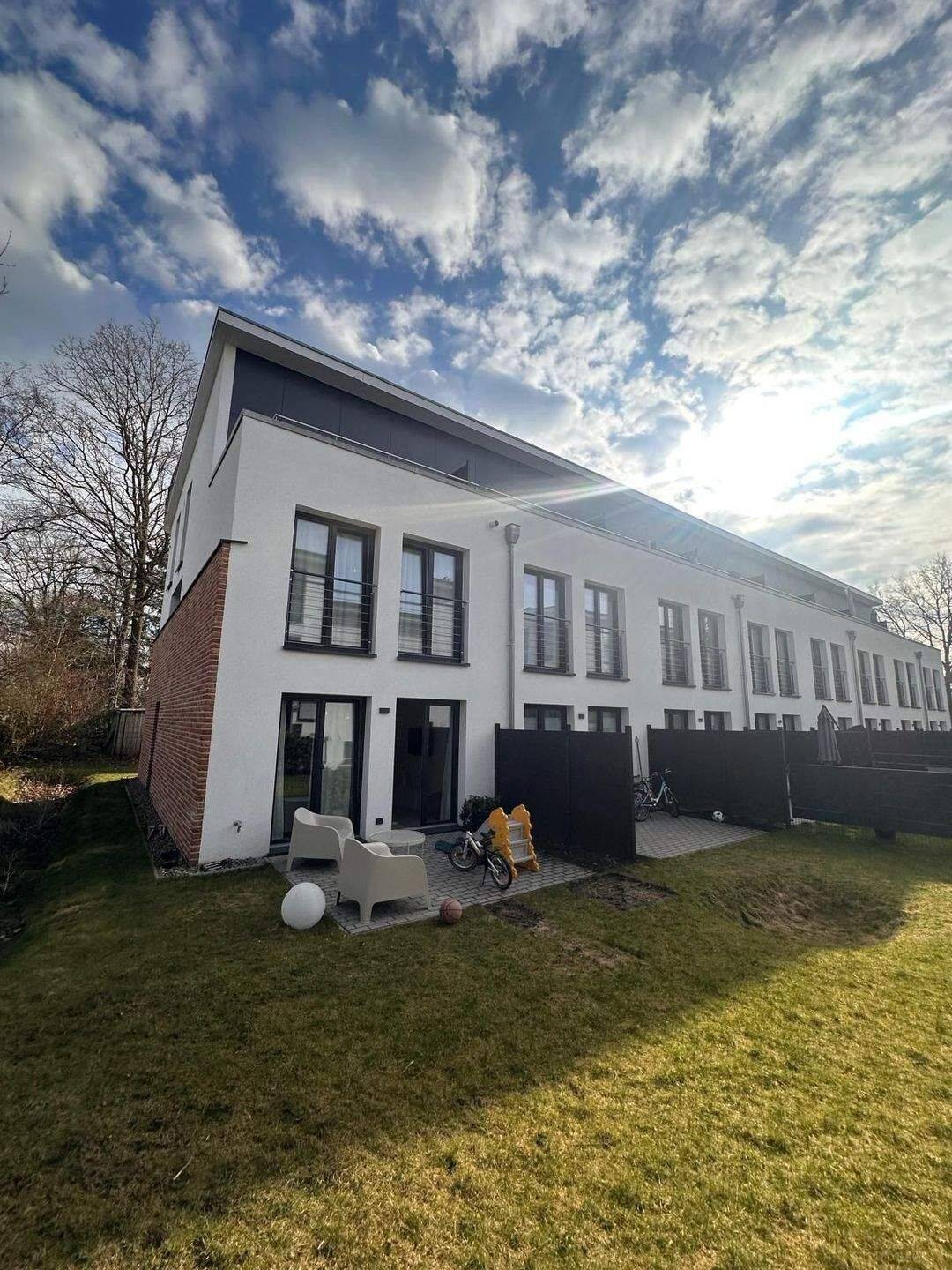 Neubau !! Exklusives 4 Zimmer Endreihenhaus mit Gartenanteil in Kaltenkirchen zu vermieten !!, 24568 Kaltenkirchen