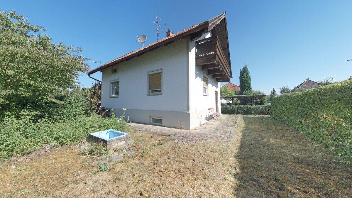 Einfamilienhaus mit Garten und viel Potential in Freilassing – Verkauf erfolgt im Bieterverfahren!, 83395 Freilassing