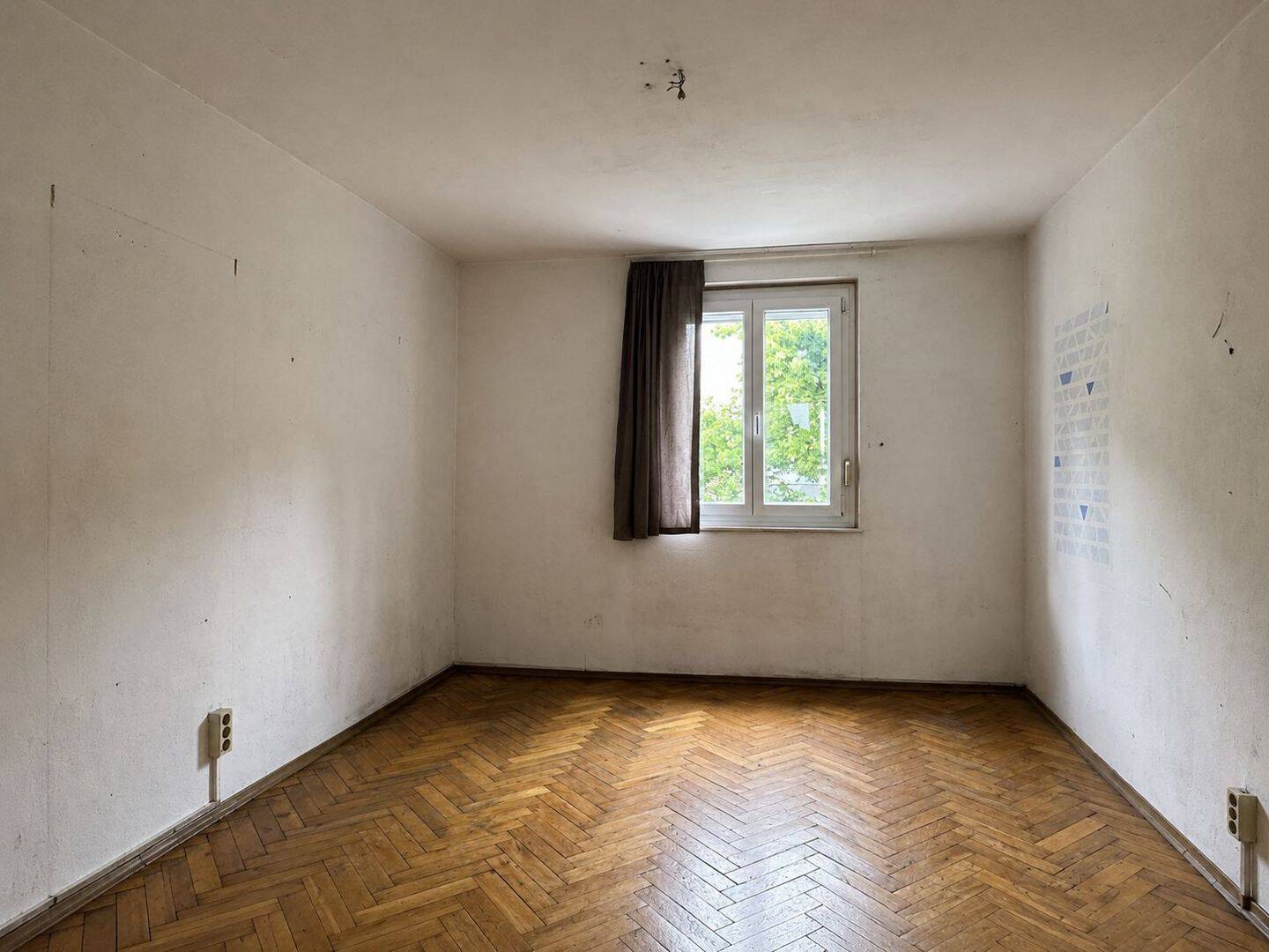 Renovierungsbedürftige 2-Zimmer-Wohnung unweit des Josephsplatzes in München, 80798 München (Maxvorstadt Schwabing-West)
