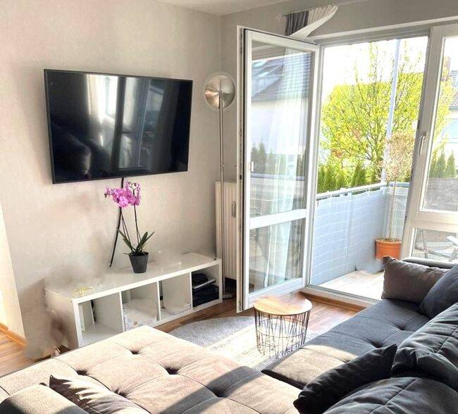 Großzügige Außenfläche! 2-Zimmer-Wohnung mit Terrasse, Balkon und TG-Stellplatz, 74211 Leingarten