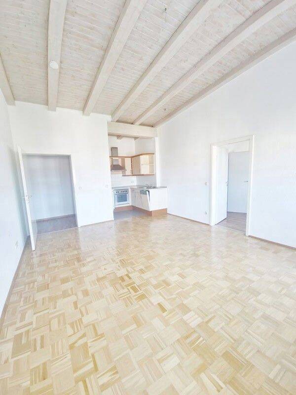 Dachgeschosswohnung in Stadtfeld Ost, 39108 Magdeburg (Altstadt Stadtfeld Ost)