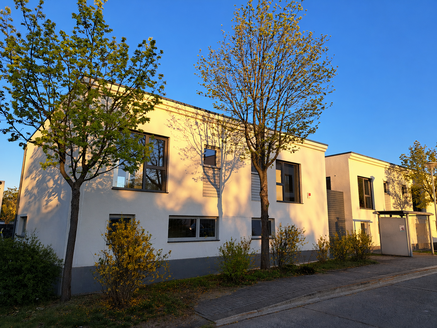 Moderne Maisonette-Wohnung mit Garage, Balkon und 5 Jahren kostenfreiem Zugang zum SPA Branitz. Jetzt Besichtigungstermin vereinbaren!, 3042 Cottbus (Branitz Merzdorf Mitte Sandow)