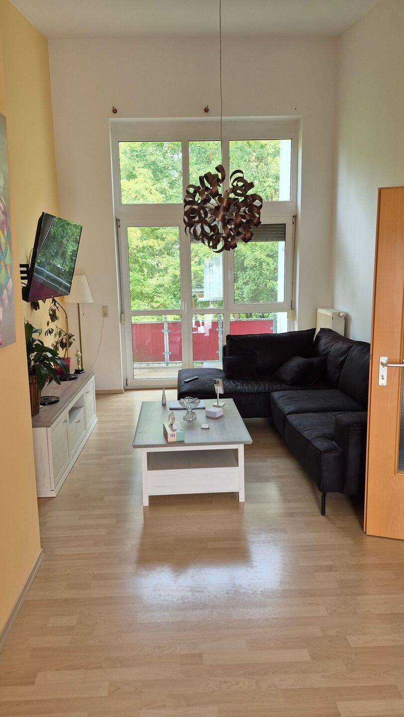 Helle 3-Zimmer-Dachgeschosswohnung mit Balkon & schönem Ausblick in Kitzingen, 97318 Kitzingen