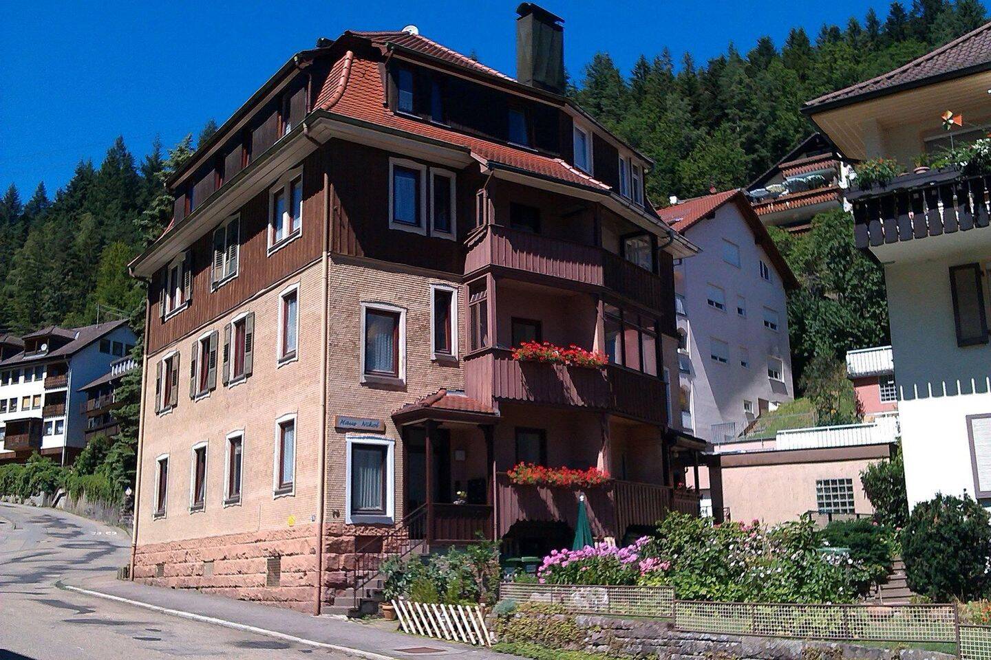 1-Zimmer Whg, 40 m2, ab sofort, in 75323 Bad Wildbad und 2_Zimmer Whg, 60 m2 ab 01.08.2026, 75323 Bad Wildbad