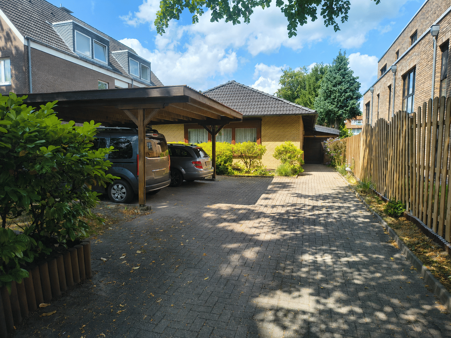 Gepflegter Bungalow auf großem Grundstück – ideal zum Einziehen oder für Mehrfamilienhaus-Neubau, 22043 Hamburg (Wandsbek Jenfeld Marienthal Tonndorf)