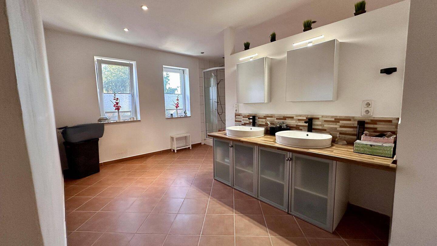 200 m² EFH in Wolfhagen-Istha, 7 Zimmer, Garten, ideal für Familien, 34466 Wolfhagen