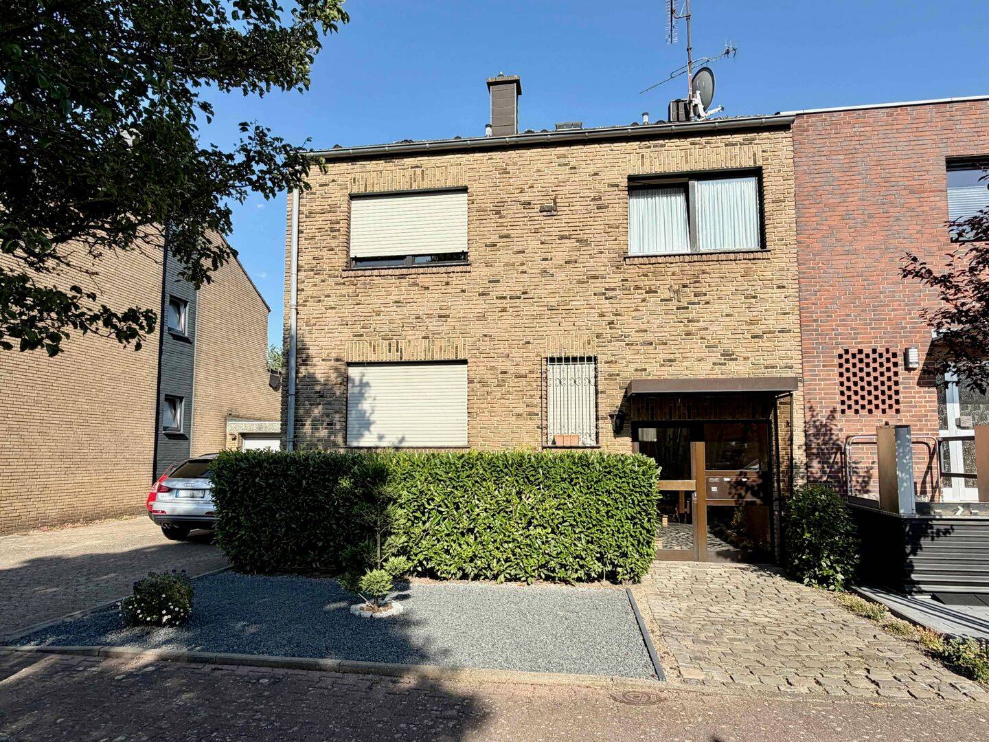 Viel Platz. Viele Möglichkeiten. Zweifamilienhaus in Willich-Schiefbahn, 47877 Willich