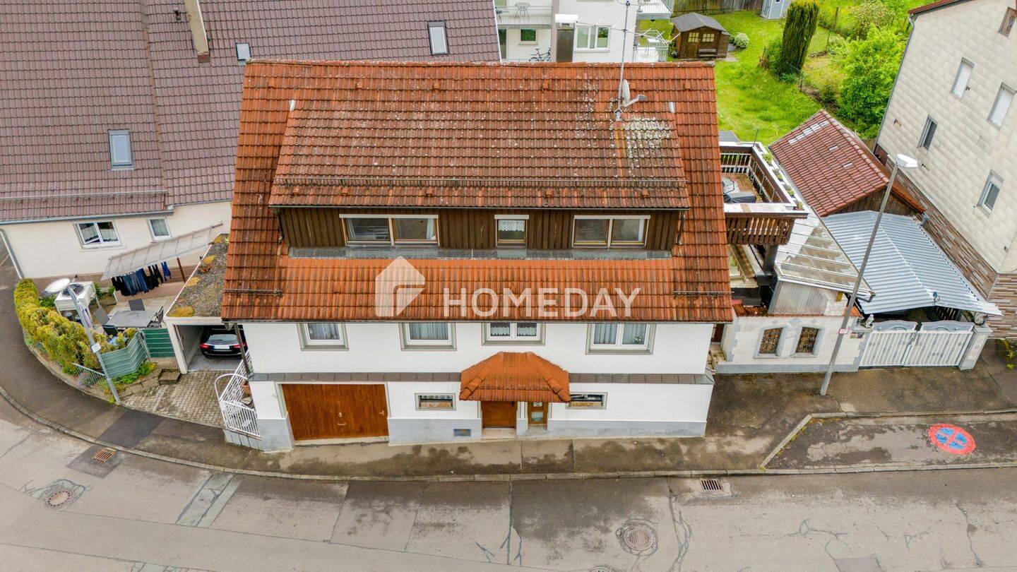 Wohnen oder Vermieten: Zweifamilienhaus mit ca. 195 m² Wohnfläche und flexiblem Nutzungspotenzial, 72581 Dettingen an der Erms